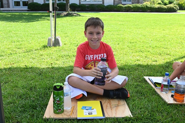 Kids making Lava lamps